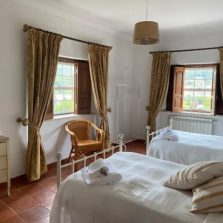 Casa Da Azinhaga ألينكوير